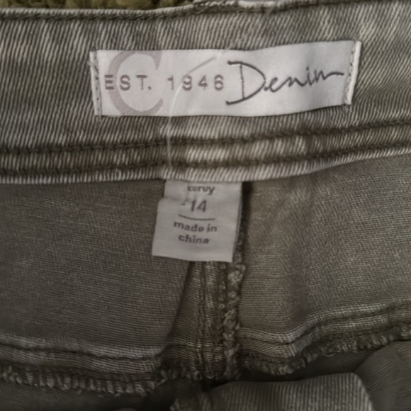 Jeans - Picture 2 of 3